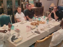 DINER OFFERT PAR LE PRESIDENT BAYE CISS LA RYAD, SA RESIDENCE PRIVEE A SON EXCELLENCE L'AMBASSADEUR D'ALGERIE